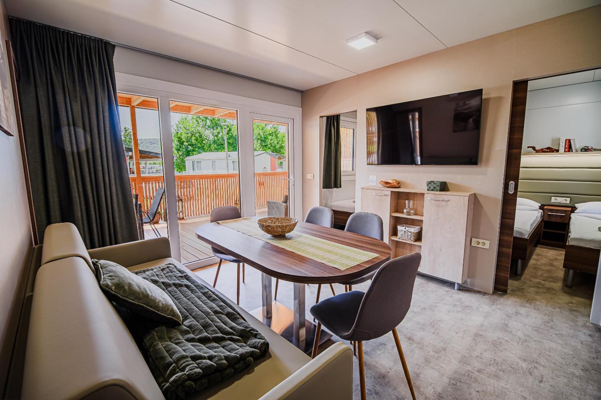 Premium Mobile Homes With Thermal Riviera Tickets Чатеж-об-Саві Номер фото