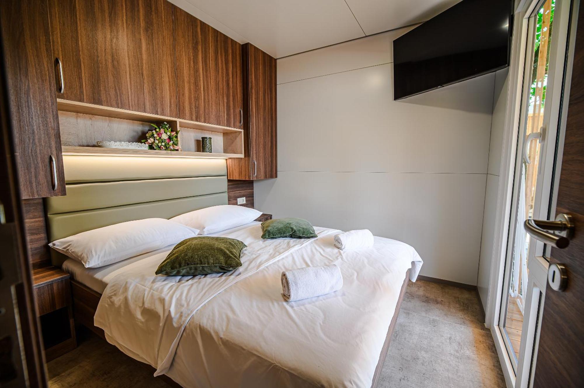 Premium Mobile Homes With Thermal Riviera Tickets Чатеж-об-Саві Номер фото